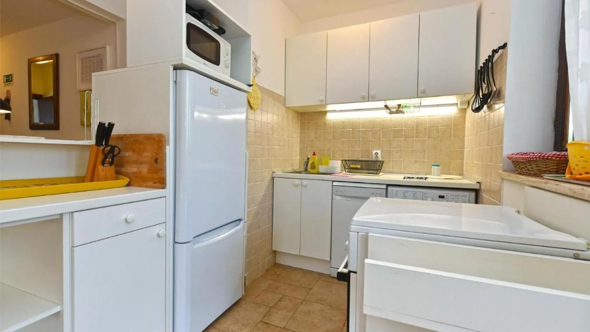 Stylish Flat With Pool Access And Fully Equipped Spaces 佩罗杰
