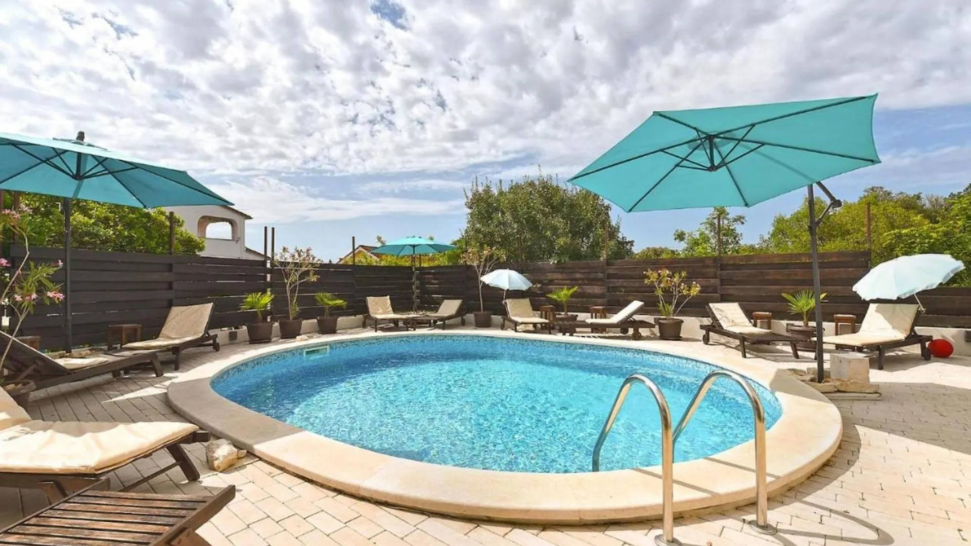 Stylish Flat With Pool Access And Fully Equipped Spaces 佩罗杰 公寓
